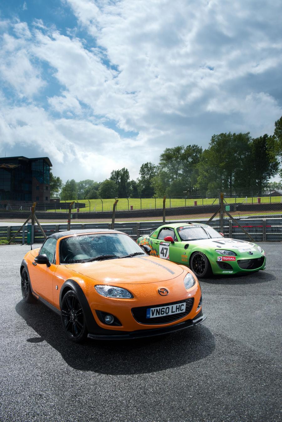  Mazda MX-5 GT Concept 2012 года  (фото 19 из 24)